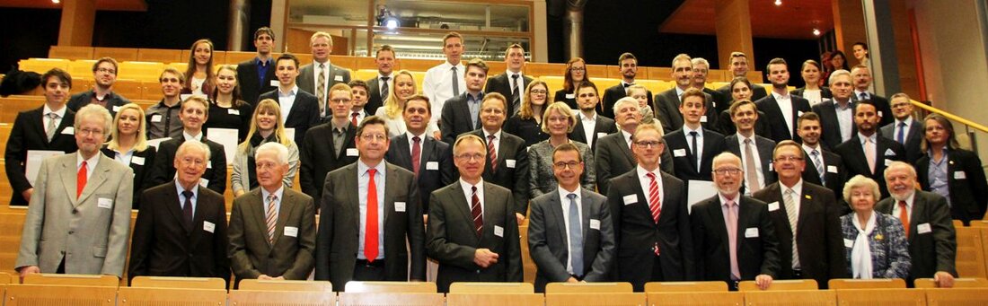 Weiden/Amberg. Sich auf das Studium konzentrieren zu können, sich wichtige Bücher oder Software leisten zu können und Einblicke in Firmen und Stiftungen zu erhalten – Das macht das Deutschlandstipendium für viele [&hellip;]