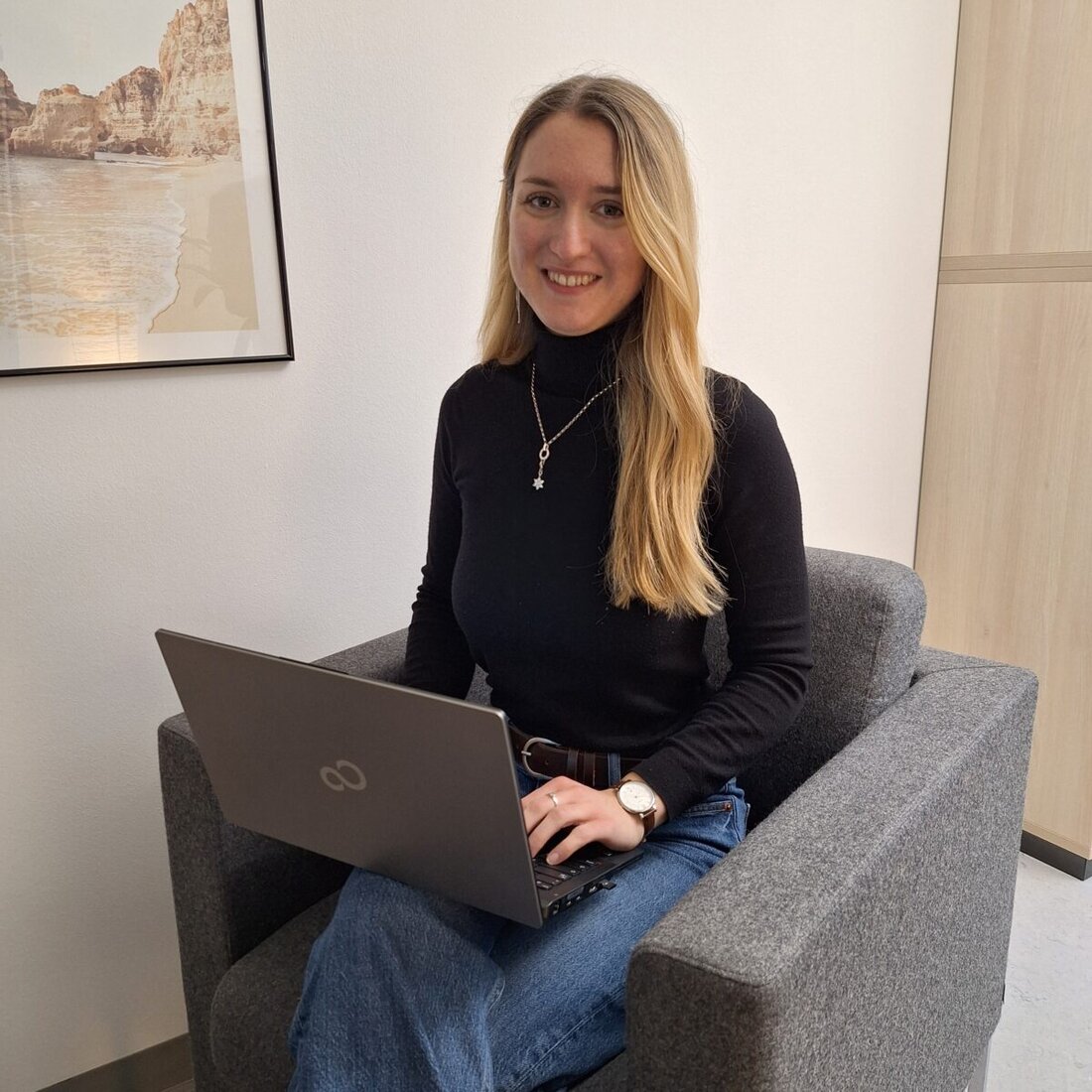 Die Caritas-Suchtberatung in Bayern nimmt an einem Projekt für digitale Streetwork teil, um Glücksspielsüchtige online zu erreichen. Seit Januar 2023 werden Betroffene auf Plattformen wie Instagram bis Reddit aktiv angesprochen.