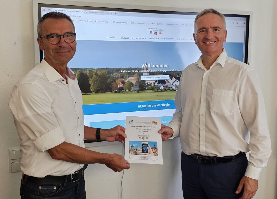 Neukirchen. Neukirchens Bürgermeister Peter Achatzi berichtet von 83 online verfügbaren Diensten dank Förderung durch das Programm "Digitales Rathaus".