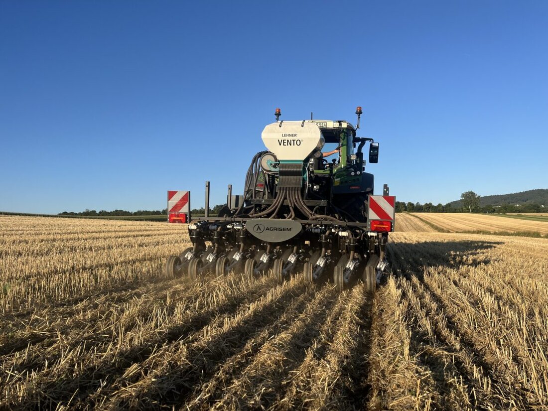 Waldthurn. Rund vierzig Landwirte, Fachleute und Interessierte fanden sich im Waldthurner Wasserschutzgebiet ein, um beim Praxistag zur Direktsaat Technik und Fachwissen aus erster Hand zu erleben.