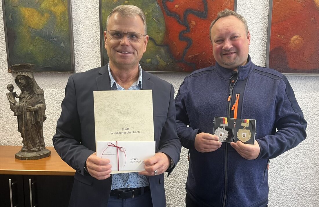 Windischeschenbach. Großer sportlicher Erfolg für die Feuerschützengesellschaft Windischeschenbach: Vereinsmitglied Bernhard Lang errang bei den Wettbewerben des Bundes Deutscher Sportschützen (BDS) gleich zwei herausragende Platzierungen.