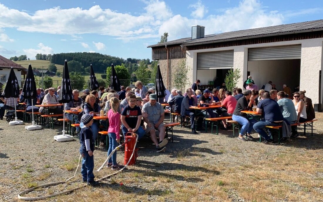Georgenberg/Brünst. Auch in diesem Jahr veranstalteten die Brünster wieder ein gelungenes Dorffest. Die Veranstalter durften sich über viele Besucher freuen. Von Marina HirnetWieder hatte die Freiwillige Feuerwehr Brünst, die Soldaten- [&hellip;]