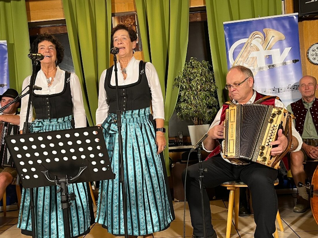 Neustadt/WN. Vom 6. bis 9. November 2026 feiert die Stadt Kirwa, eröffnet von der Dotschkirwa im Gasthof Weißes Rössl. Erstmals findet der Markt am 8. November vor der Stadthalle statt, Fieranten werden noch gesucht.