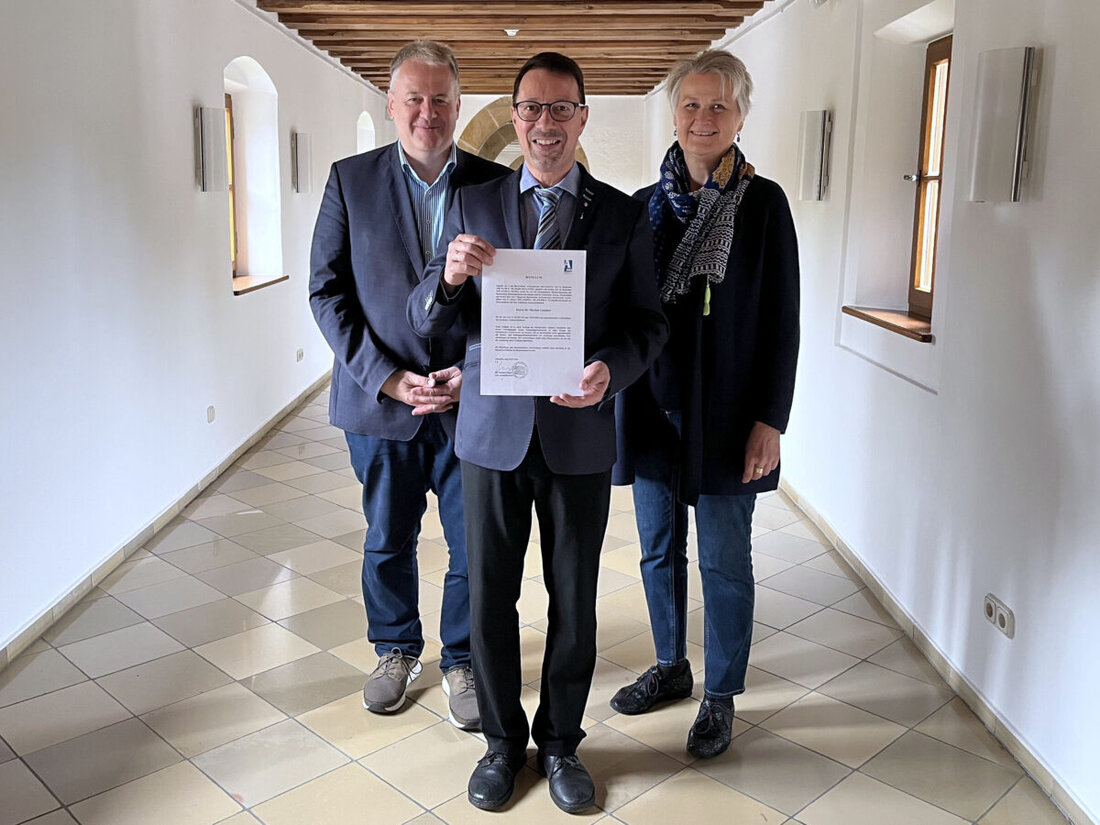 Amberg-Sulzbach. Dr. Markus Lommer wurde als ehrenamtlicher Archivpfleger für weitere fünf Jahre im Landkreis Amberg-Sulzbach bestätigt.
