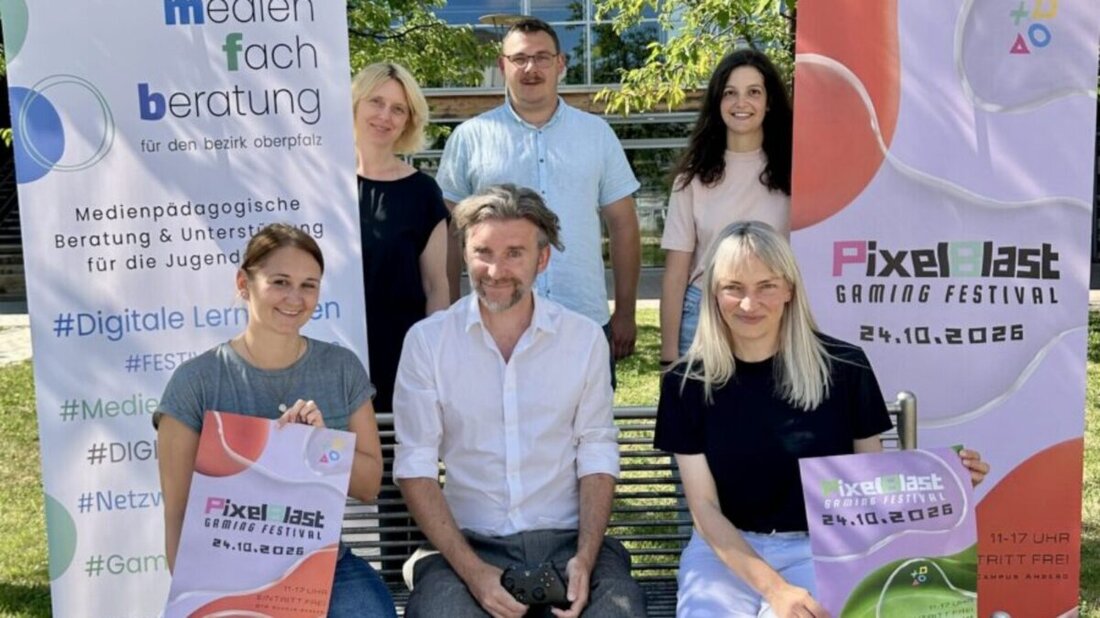 Amberg. Am Samstag, 24. Oktober 2026, verwandelt sich der OTH Campus Amberg von 11–17 Uhr zum dritten Mal in das PixelBlast Gaming Festival mit freiem Eintritt – mit 18 Ausstellern auf vier Ebenen, Workshops und E-Sport-Turnier.