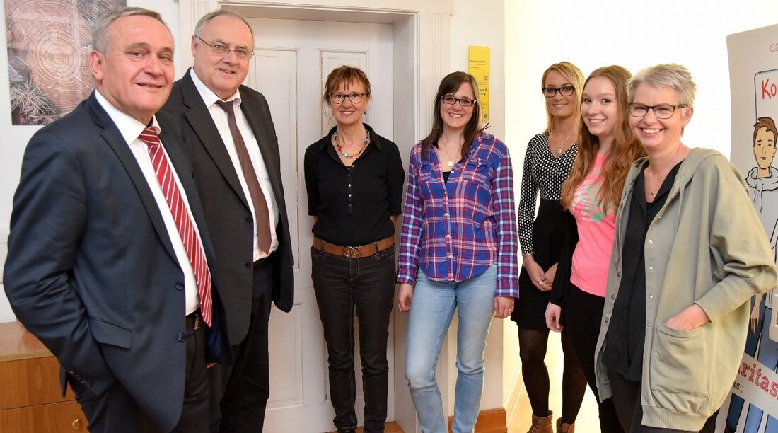 Weiden. „Beraten, helfen, engagieren“, das hat sich die „Fachambulanz für Suchtprobleme“ der Caritas Regensburg auf ihre Fahnen geschrieben. In der Geschäftsstelle der Caritas Weiden stellte das Team das Programm zum [&hellip;]