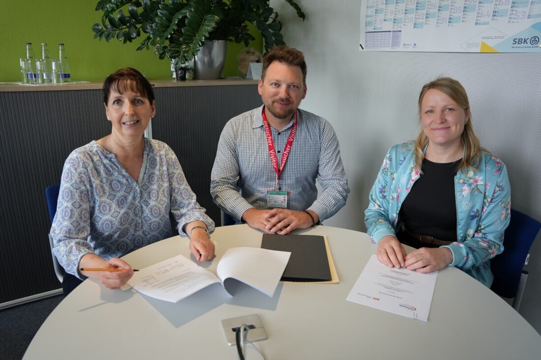 Regensburg. Die OTH Amberg-Weiden und Infineon starten ein duales Studium in Angewandter Wirtschaftsinformatik. Ab Herbst 2027 verbinden Studierende Lehre in Weiden mit Praxis bei Infineon und stärken die Region.