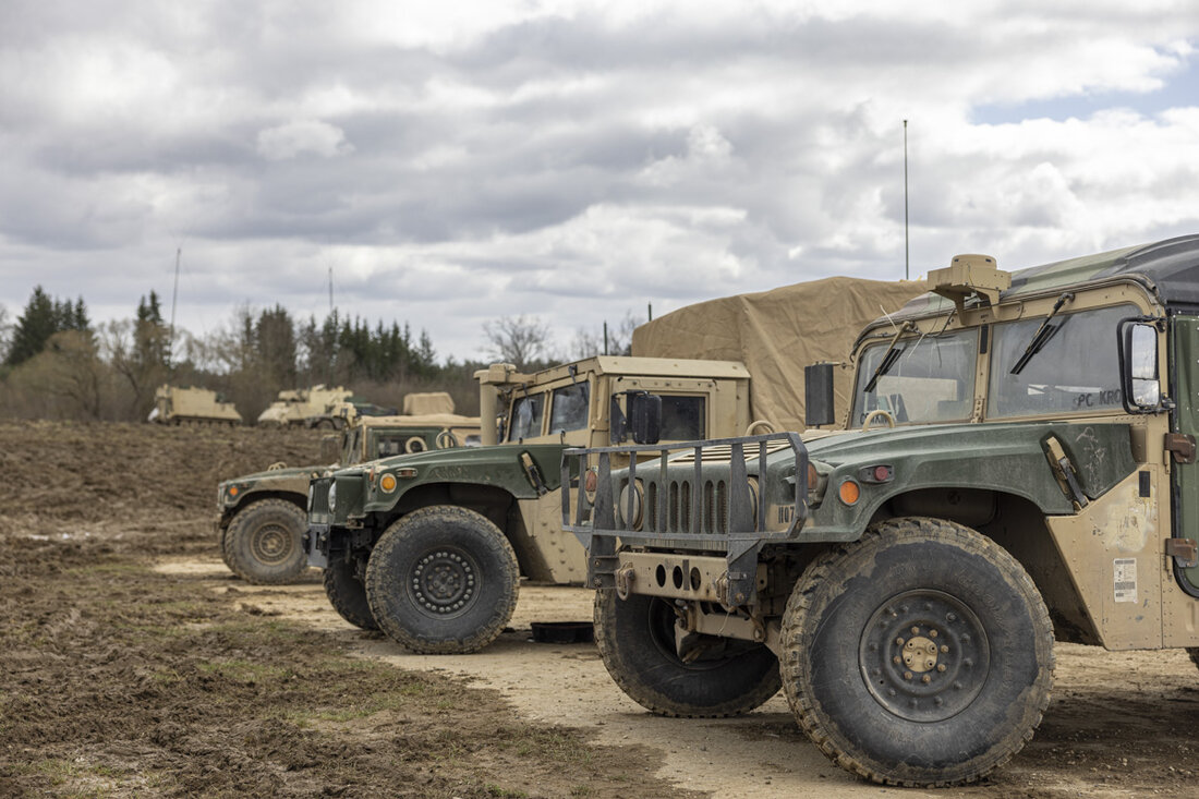 Amberg. Vom 6. Mai bis 4. Juni 2025 führt die US-Armee ein großes Manöver in Amberg und umliegenden Landkreisen durch, mit 850 Soldaten und Einsatz von Hubschraubern und Fahrzeugen.