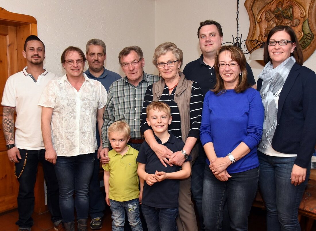 Neustadt/WN. Seit 1981 ist er aktiver Eisstockschütze und seit 1987, als die Eisstockfreunde ihr Vereinsheim errichteten, in der Vorstandschaft aktiv. Und noch immer absolviert Josef Kreuzer rund 25 Punktespiele pro [&hellip;]