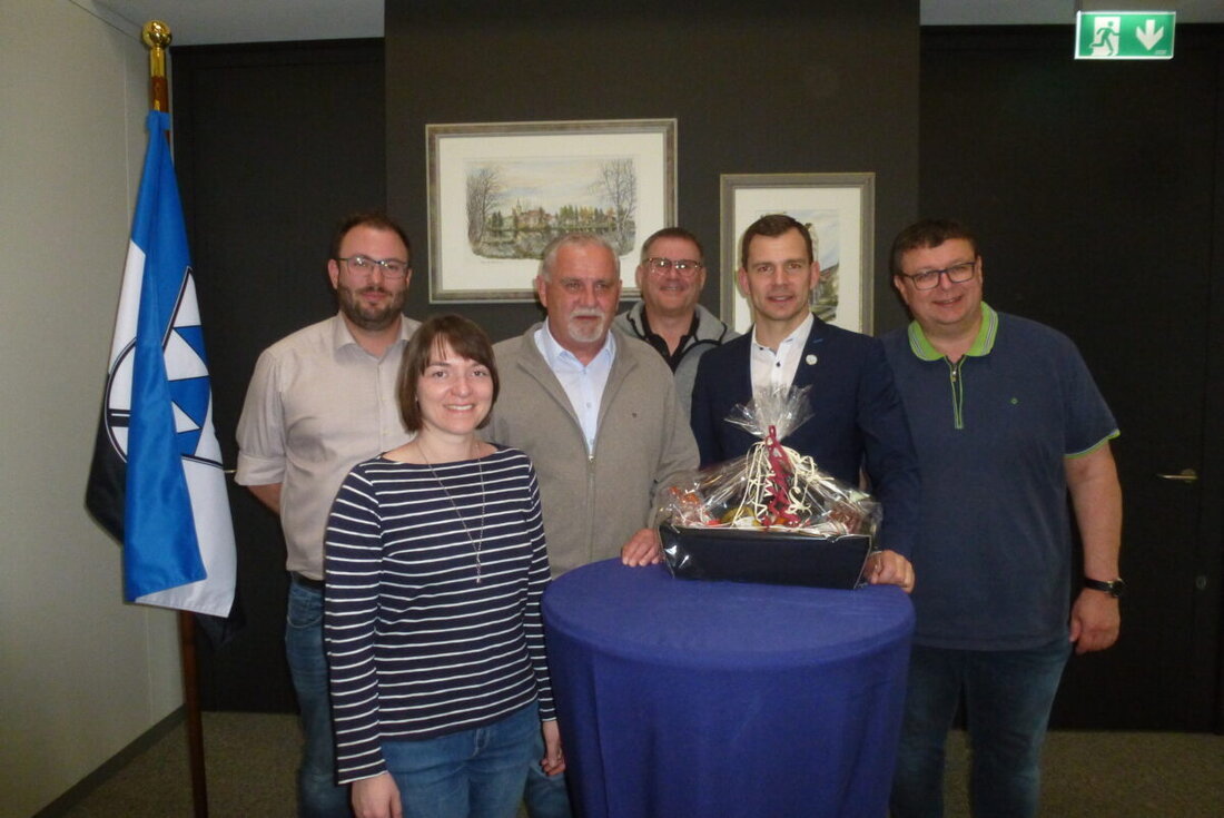 Weiherhammer. Ralph Egeter tritt wegen Umzugs zurück, Nachfolger Erwin Rast wird in nächster Sitzung berufen. Egeter appellierte für mehr Engagement für die Jugend und deren Perspektiven in Weiherhammer.