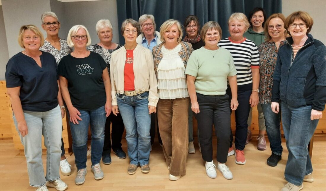 Weiherhammer. Ehemalige Turnerinnen der TSG trafen sich in der TSG-Gaststätte zum Wiedersehen und blickten auf Gruppenwettstreit-Erfolge zurück. Vor 50 Jahren gestartet, erinnern sie an Platz zwei beim Deutschen Turnfest 1978.