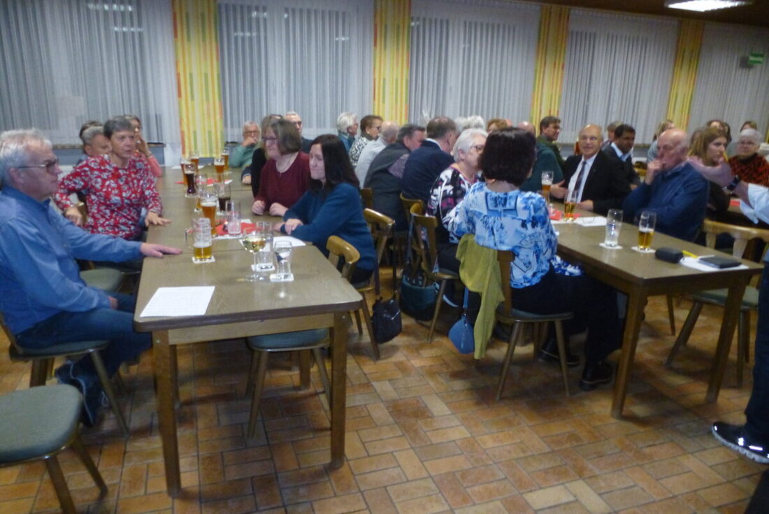 Weiherhammer. Die Säulen der Pfarrei Weiherhammer: Menschen, deren Einsatz Licht in den Alltag bringt – vom Chor bis zum stillen Dienst im Hintergrund.