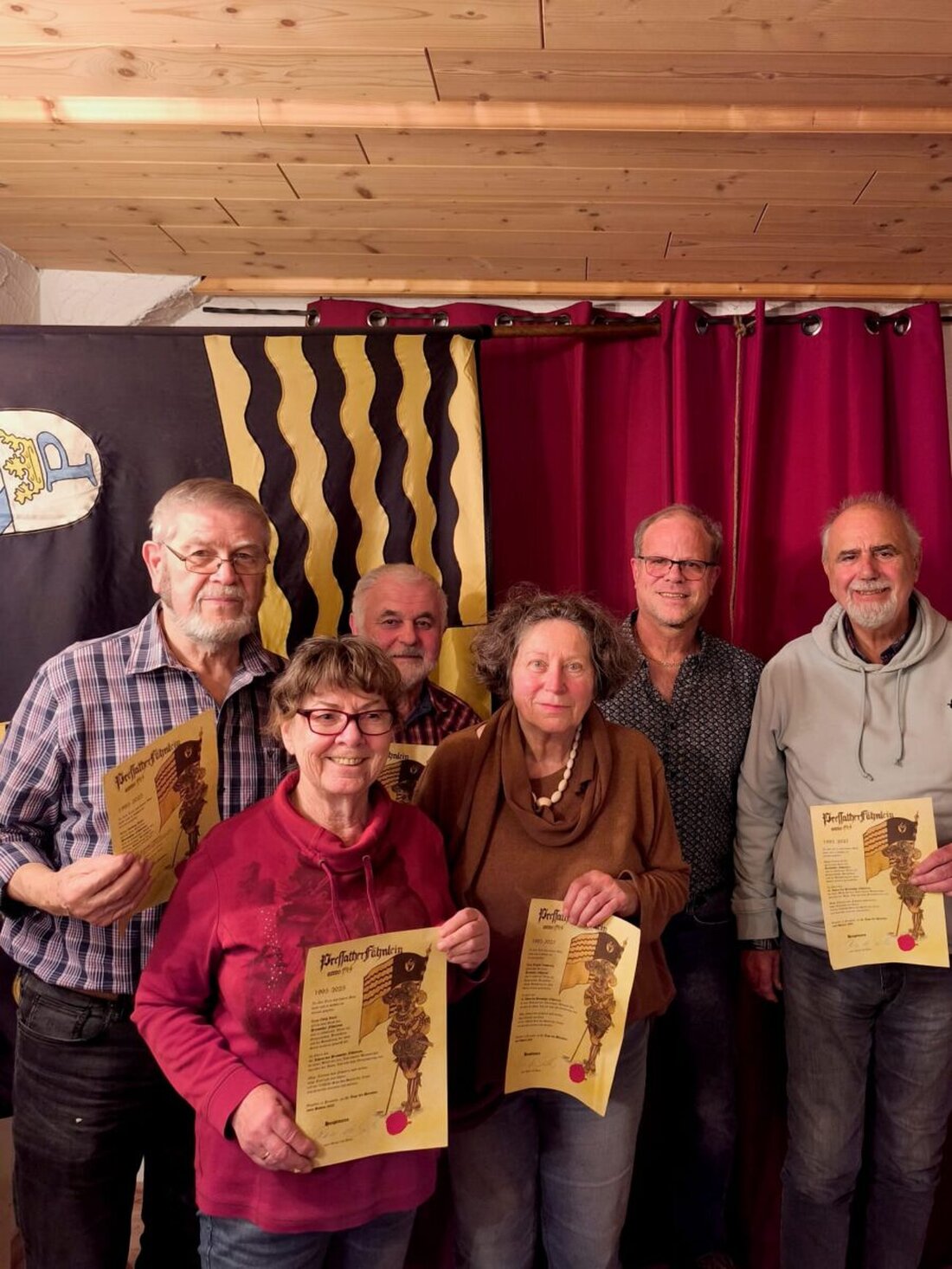 Pressath. Das Pressather Fähnlein hat bei seiner Jahresabschlussfeier kurz vor Weihnachten langjährige Gründungsmitglieder geehrt.  