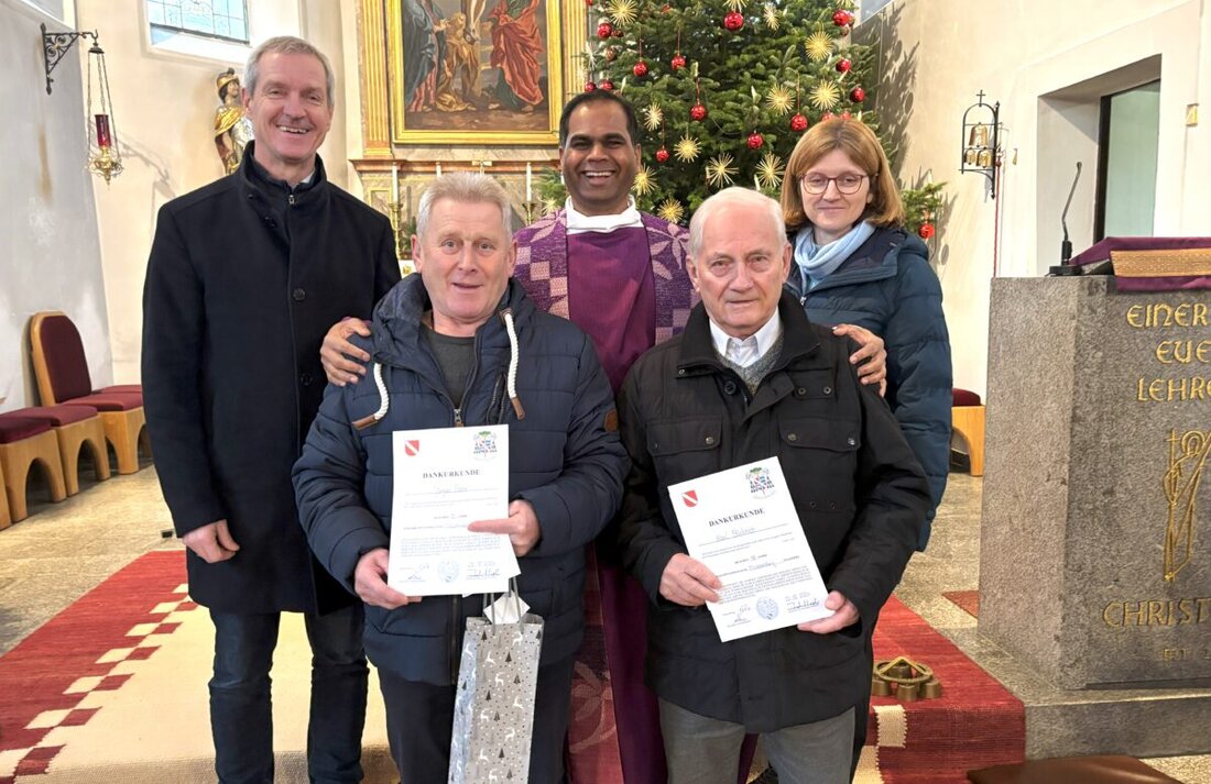 Flossenbürg. Nach 18 und 12 Jahren ehrenamtlicher Tätigkeit verlassen Karl Birkner und Jürgen Beer die Kirchenverwaltung, erhielten Dank und Geschenke.
