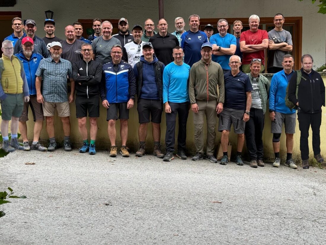Waldsassen-Kondrau. Zum 27. Bergwanderwochenende reisten die Alten Herren der Sportfreunde Kondrau vom 11. bis 13. September 2026 mit 30 Bergfreunden ins Voralpenland und ehrten Harald Friedrich sowie Wolfgang Hetz.