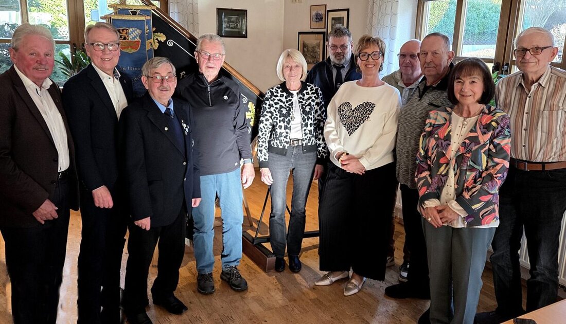 Weiden. Die Kameradschaft technischer Truppen hielt in der Almhüttn ihre Jahreshauptversammlung ab und blickte auf ein aktives Jahr zurück. Es gab Ehrungen, Kassenplus und Gruß von Bürgermeister Reinhold Wildenauer.