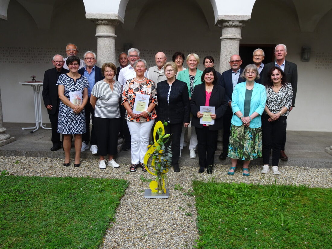 Pfreimd. Das 130-jährige Jubiläum nahm der Gesang- und Orchesterverein zum Anlass, um zahlreiche langjährige Mitglieder zu ehren.