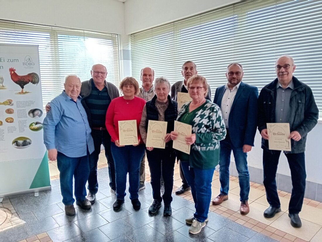 Pfrentsch bei Waidhaus. In der Pfreimdtalhalle tagte die Bezirksversammlung der Oberpfälzer Rassegeflügelzüchter. Ehrungen, Titel und starke Jugenderfolge prägten den Tag, über 5.200 Mitglieder zeigen die Breite der Szene.