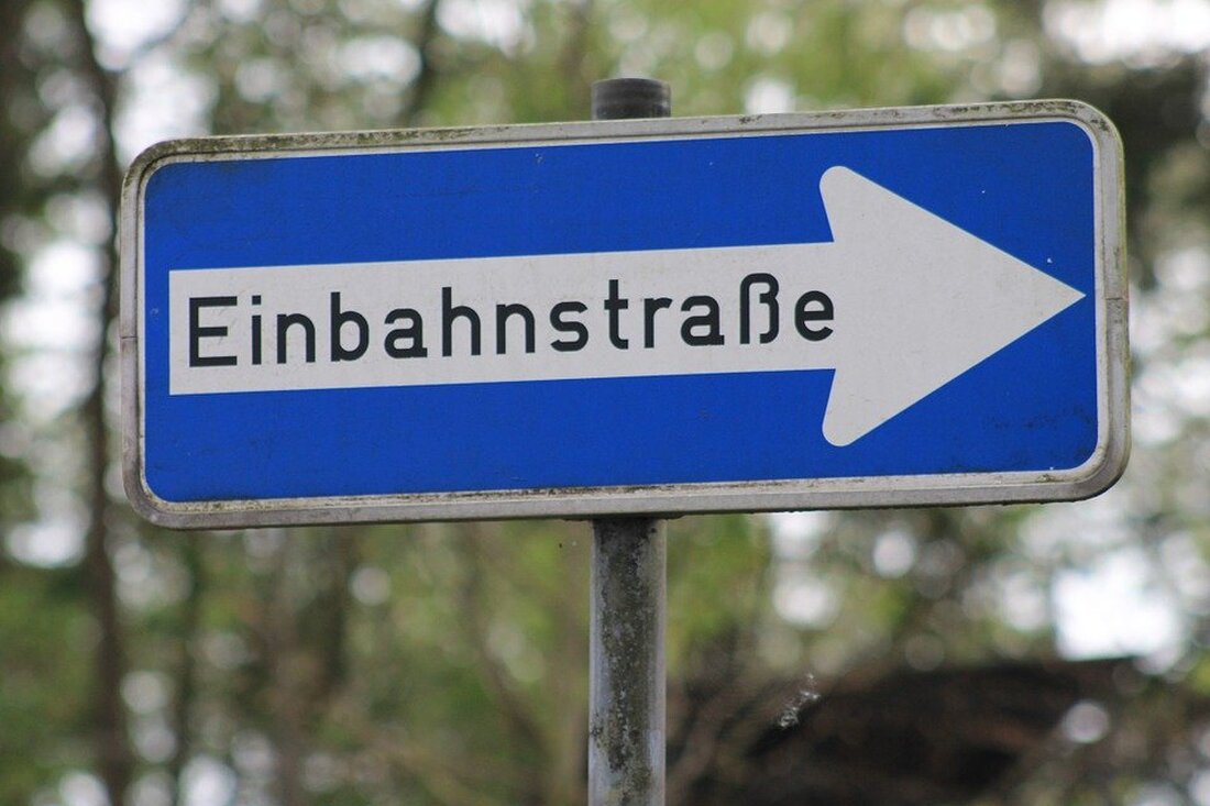 Weiden. Erneut fuhr in Weiden eine Autofahrerin einen Rollerfahrer an. Diesmal zog sich der Mann (63) glücklicherweise aber nur eine Prellung am Arm zu. Insgesamt entstand ein Sachschaden von über 1.500 Euro. [&hellip;]