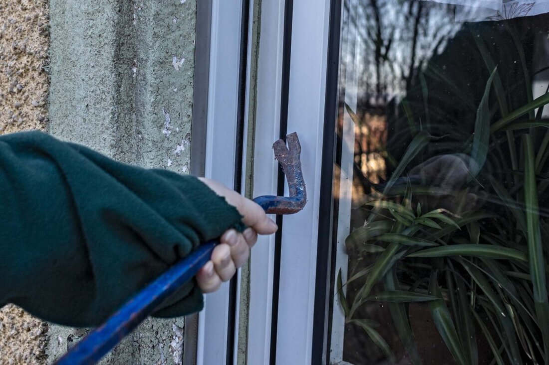 Amberg/Weiden. Zum Start der dunklen Jahreszeit zog die Polizei Bilanz länderübergreifender Kontrollen vom 22. Oktober bis 4. November. Über 300 Personen und rund 175 Fahrzeuge kontrolliert.