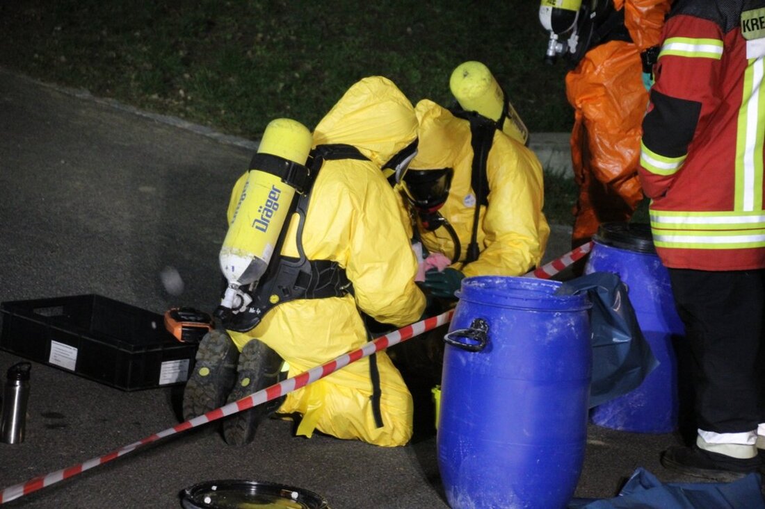 Eschenbach. Die Polizei hat gestern die Stirnbergstraße in Eschenbach evakuiert. In einem der Häuser hat sich ein ätzender Geruch verbreitet. Die Rettungskräfte trafen Vorsichtsmaßnahmen – Spezialisten sollen klären, was die [&hellip;]