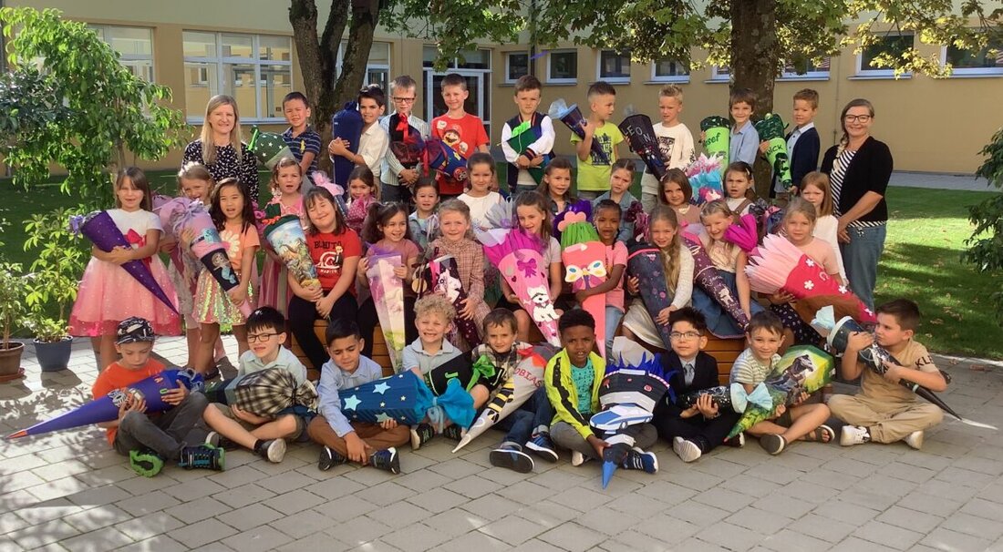 Pressath. Der Unterrichtsbeginn an der Grund- und Mittelschule Pressath für das Schuljahr 2024/2025 ist am Dienstag, 10. September. Klasseneinteilungen und Lehrkräfte wurden aktualisiert, mit besonderen Veranstaltungen und Informationen für Erstklässler und ihre Eltern.