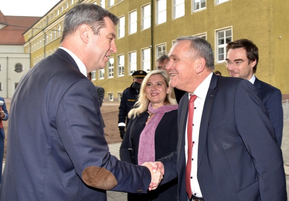 Weiden. Die Erweiterung und Sanierung des Klinikums Weiden wird gefeiert: Zur Einweihung der Bauabschnitte acht und neun überzeugen sich viele Ehrengäste vom Fortschritt.  Von Jürgen Wilke  Das Klinikum Weiden, Stadt Weiden [&hellip;]
