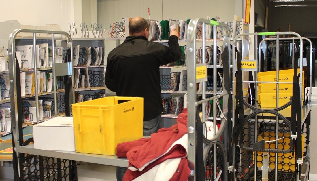 Grafenwöhr. Vor allem in der Vorweihnachtszeit sind sie die Helden im Alltag: Die Postboten. Schließlich transportieren sie Bestellungen, Geschenke und Weihnachtsgrüße vom Zustellstützpunkt zu den Kunden. Auf was es da [&hellip;]