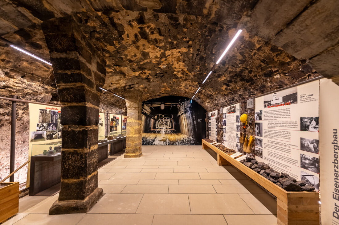 Auerbach. Am 15. September 2024 öffnen die Auerbacher Museen und Einzelhändler für den Marktsonntag, zusätzlich endet die Freibadsaison, während das Hallenbad am 17. September wieder öffnet.