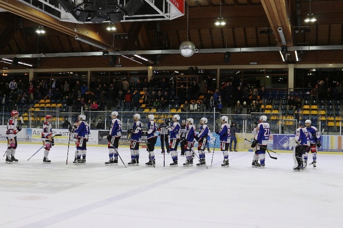 Weiden. Die Blue Devils haben das Heimspiel am Dienstag gegen den SC Deggendorf mit 3:4 verloren. In einem spannenden Match gelang es den Weidenern nicht, sich einen Punkt zu sichern. [&hellip;]
