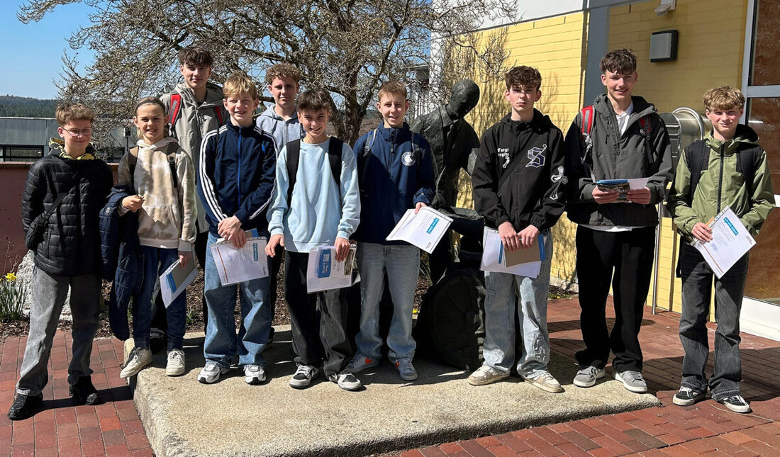 Irchenrieth. Elf Jungen nahmen beim "Boys' Day" im Heilpädagogischen Zentrum teil und erkundeten Berufe, in denen Männer unterrepräsentiert sind. Das Programm beinhaltete praktische Erfahrungen und endete mit der Übergabe von Teilnahmezertifikaten.