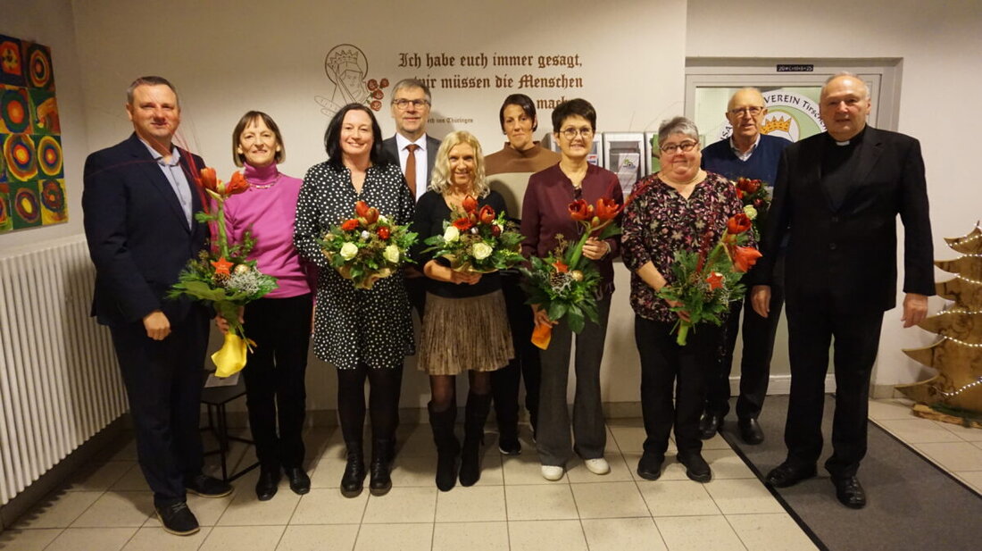 Tirschenreuth. Zum Jahreswechsel ehrt der Elisabethenverein seine haupt- und ehrenamtlichen Kräfte: Acht von 45 Mitarbeitenden werden für zusammen 146 Jahre ambulante Pflege ausgezeichnet. Neue Leitung startet zum 1. Januar.