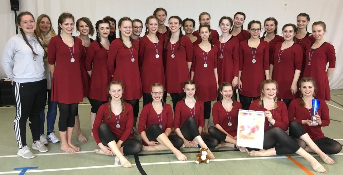 Weiden/Schrobenhausen. Mit diesem Erfolg kann sich das Elly-Heuss-Gymnasium aus Weiden erneut sehen lassen. 26 Mannschaften hatten am 25. April in den Kategorien Gesellschaftstanz und Künstlerischer Tanz um die begehrten Titel gekämpft. Die [&hellip;]