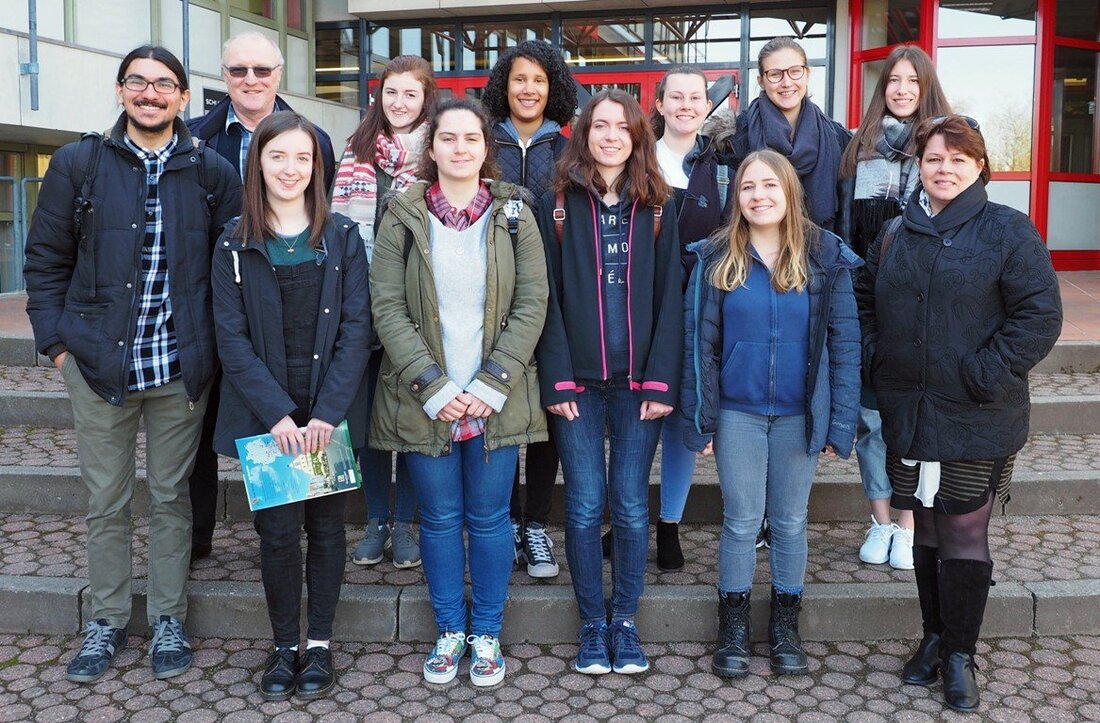 Weiden. Fünf Tage lang waren Schülerinnen des Elly-Heuss-Gymnasiums und der “King Edward VI Camphill School for Girls” in Birmingham unzertrennlich. Während des Schüleraustauschs hatten die Mädels jede Menge Spaß. Zum 2.Mal besuchte eine [&hellip;]