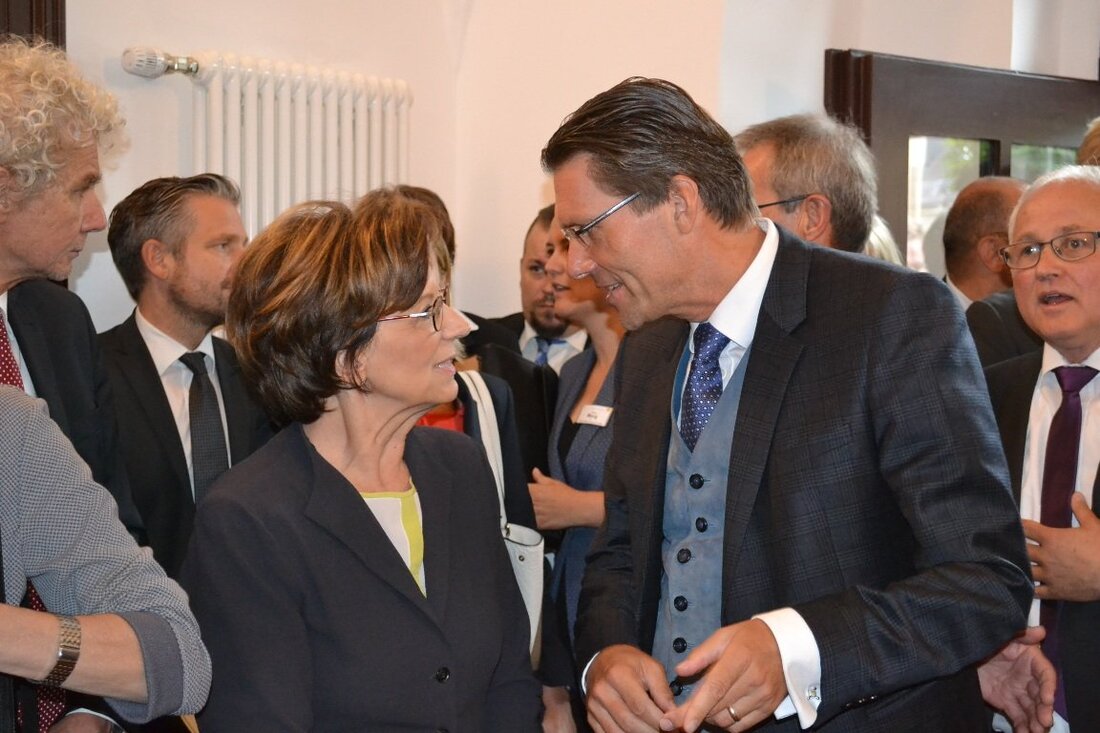 Kemnath. Kemnath und die Region können sich über eine neue Landesbehörde freuen. Dort eröffnete die bayerische Familienministerin Emilia Müller zusammen mit mehr als 100 Gästen eine Außenstelle des Zentrums Bayern Familie [&hellip;]