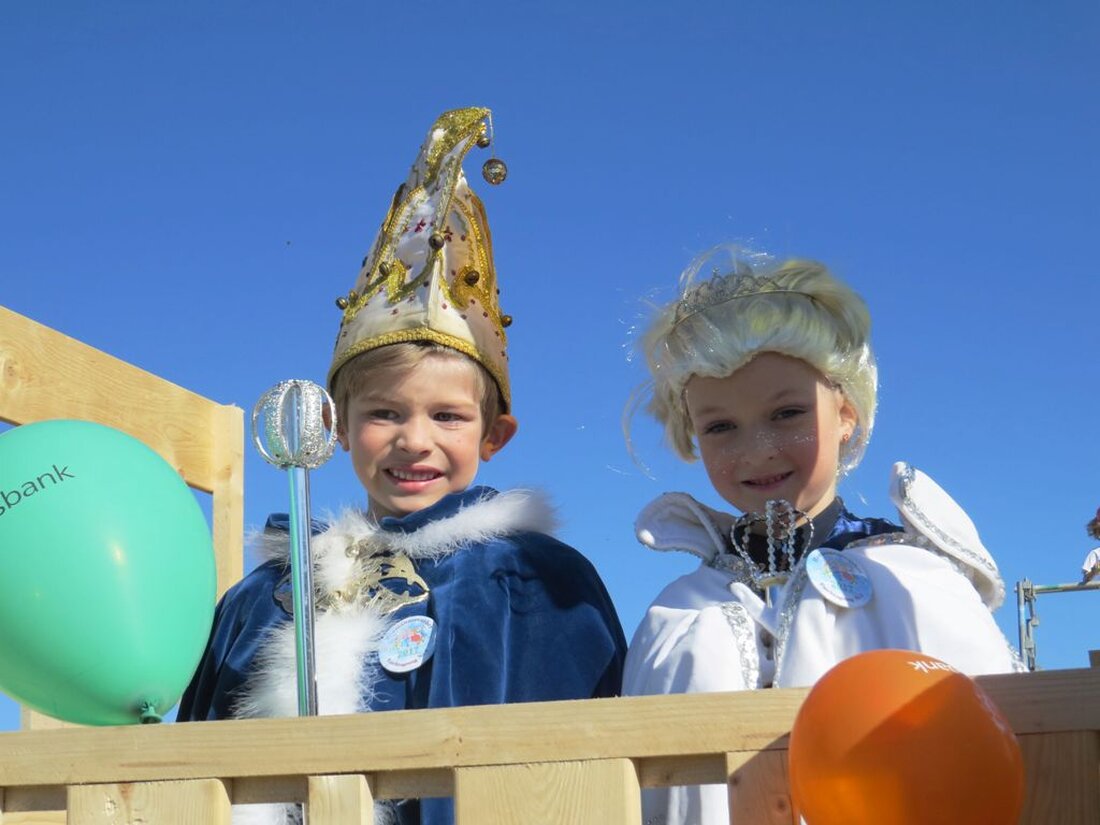 Bärnau/Hermannsreuth. Klein aber oho! Der Faschingszug in Hermannsreuth nutzte gestern noch die letzten Sonnenstrahlen und zog mit Narren und Närrinnen durch den kleinen Ortsteil. Mit dabei waren auch echte Majestäten.  [&hellip;]