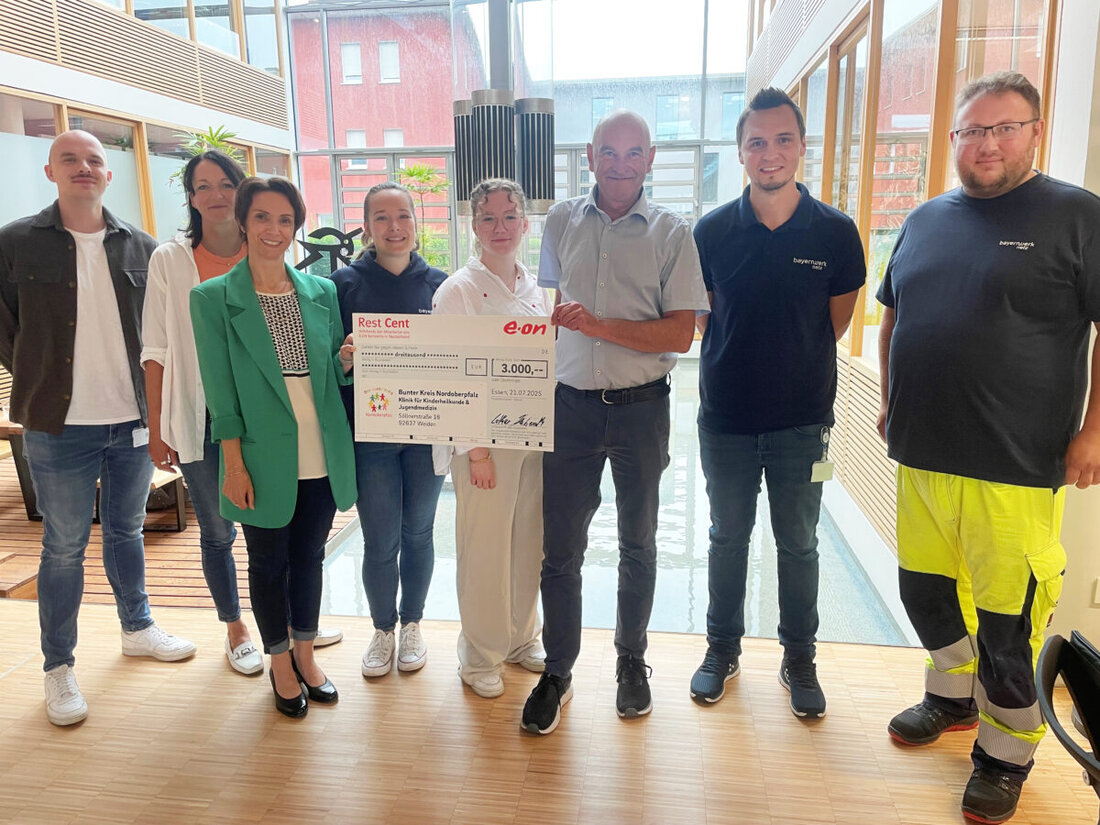 Weiden. Mitarbeiter des Eon-Konzerns spenden 3.000 Euro an den Bunten Kreis Nordoberpfalz. Das Geld wurde aus dem Restcent-Hilfsfonds des Konzerns gesammelt und unterstützt die Nachsorgeeinrichtung.
