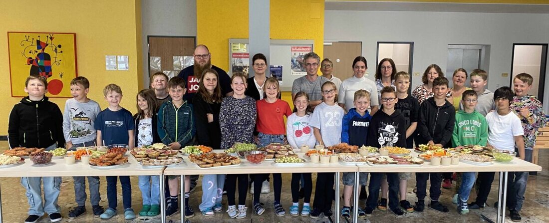 Erbendorf. Auch das zweite gesunde Pausenfrühstück begeisterte die Mittelschüler in Erbendorf. Mit vielen Vitaminen als Gesundheitsbooster starteten sie in die angehende Frühlingszeit. 