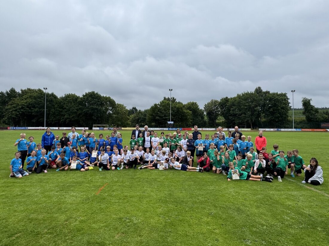Erbendorf. Beim Leichtathletik-Mannschaftswettbewerb in Erbendorf siegten GS Waldsassen und GS Plößberg aus dem Landkreis Tirschenreuth. 250 Kinder von 15 Schulen wetteiferten in verschiedenen Disziplinen.