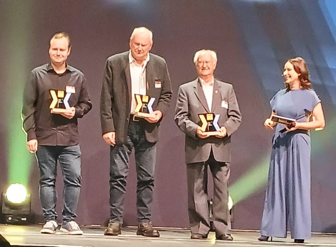 Nürnberg. Der ADAC Nordbayern ehrte in einem feierlichen Rahmen die erfolgreichsten Motorsportler der Region, wobei mehr als 100 Pokale verliehen wurden. Manfred Keller verteidigte erfolgreich seinen Titel im Old- und Youngtimer-Slalom-Pokal.