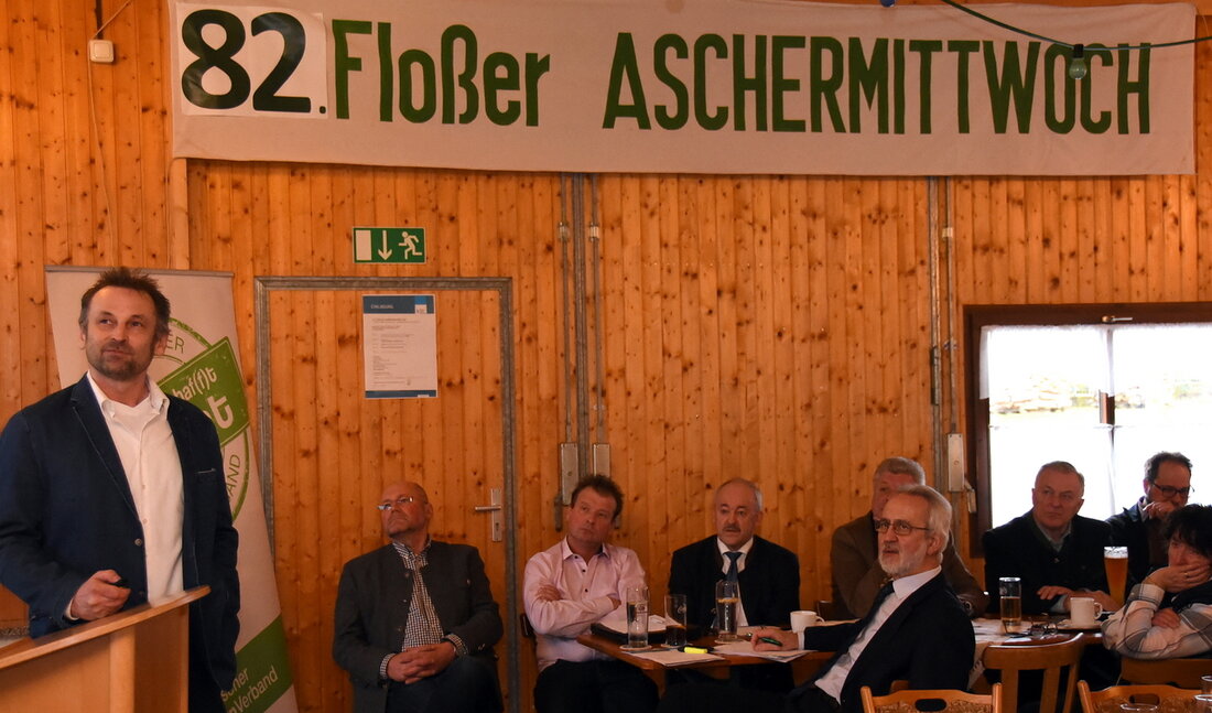 Floß. Die intelligente Nutzung des Stroms der eigenen Photovoltaikanlage stand im Mittelpunkt des 82. Flosser Aschermittwochs. Der Bauernverband Neustadt-Weiden hatte zusammen mit dem Sprecher der Flosser Ortsobmänner Markus Schieder gleich [&hellip;]