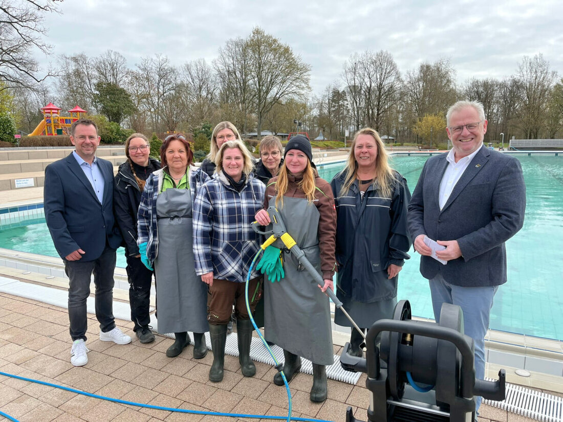 Schwandorf. Die Vorbereitungen für die neue Saison im Erlebnisbad Schwandorf sind in vollem Gange, Eröffnung ist Anfang Mai geplant. Das Bad bietet diverse Aktivitäten, darunter eine spezielle Familienwoche und die Möglichkeit, das Deutsche Sportabzeichen zu erwerben.