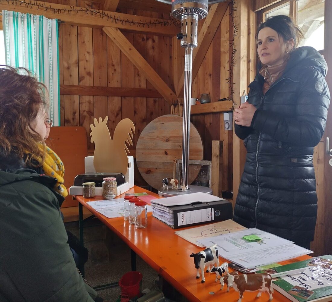 Tännesberg. Beim Netzwerktreffen der Erlebnisbäuerinnen und -bauern aus Tirschenreuth und Weiden stand das neue Haus der Biodiversität im Fokus. Einblicke in Lernprogramme und Austausch zeigten, wie Bauernhofschule gelingt.