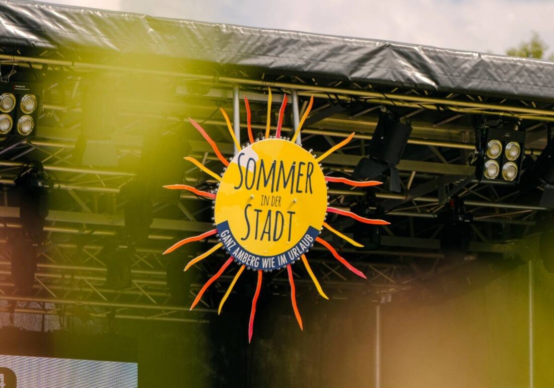 Amberg. TNT Productions veranstaltet das SOMMER IN DER STADT Festival in Amberg, ehem. Landesgartenschaugelände mit drei Tagen Indie, Pop, Reggae, Rock, HipHop und Soul vom 7. bis 9. August 2026, Start am 7. August 2026 um 15.00 Uhr. Das Wochenend-Ticket ist auf okticket.de erhältlich.
