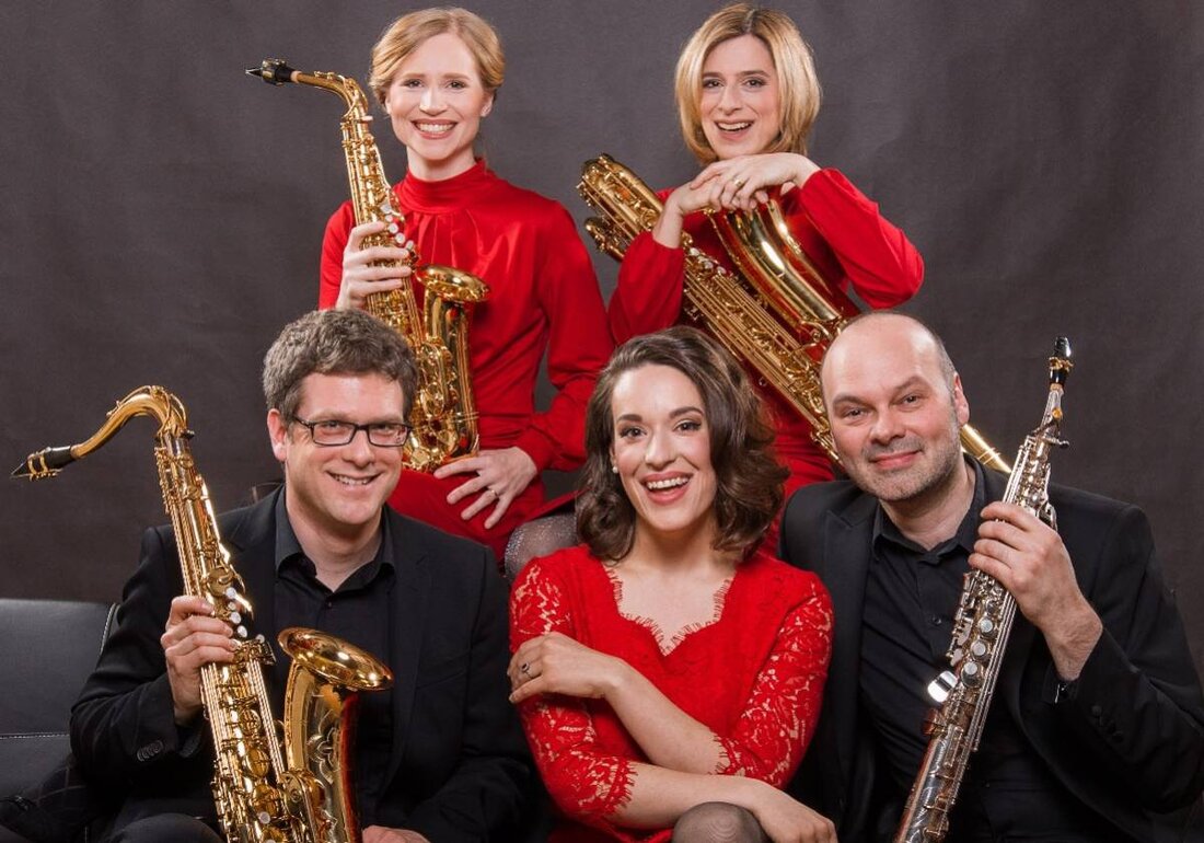 Cham. Die Stadt Cham lädt am 9. Oktober 2026 in den Cham, Langhaussaal zu Saxofourte ein, wo von Klassik bis Avantgarde zu hören ist und Kathrin Sälzle das Programm stimmgewaltig ergänzt, Beginn ist um 19.30 Uhr. Das Ticket gibt es auf okticket.de.