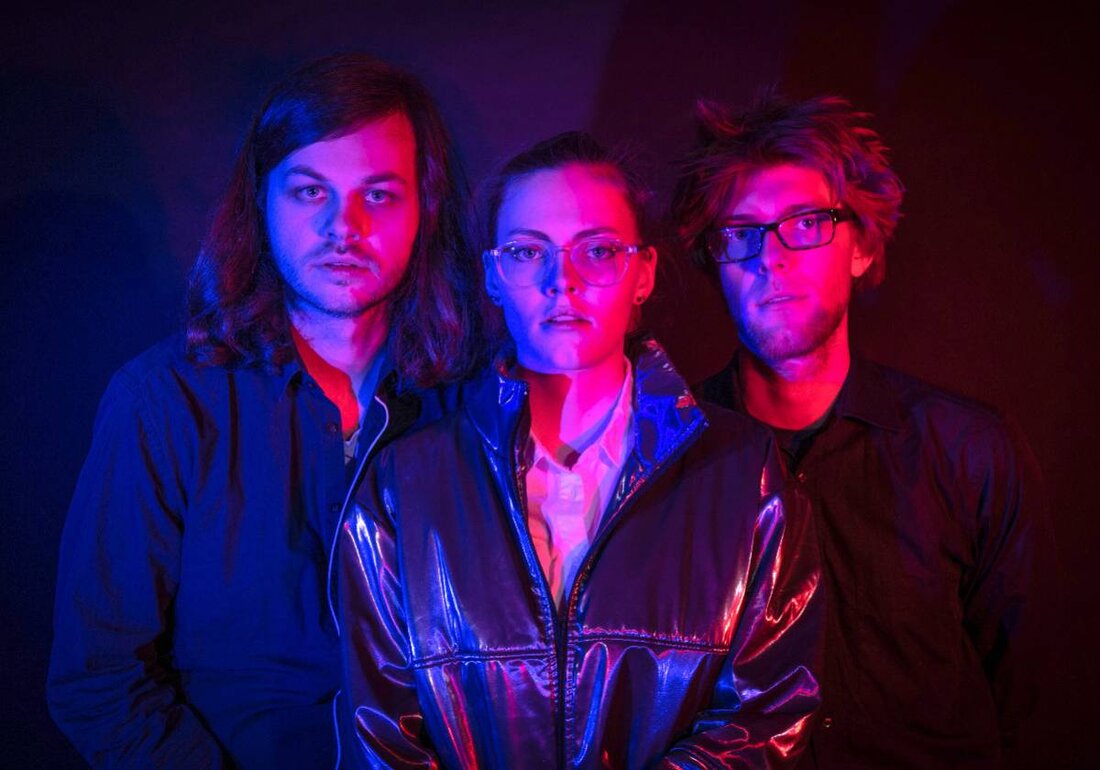 Weiden. Der Jazz-Zirkel Weiden präsentiert im Weiden, Bistrot Paris einen besonderen Jazzabend mit hingebungsvollen Improvisationen und einem eingespielten Ensemble, das für intime Clubatmosphäre und lebendige Klangfarben sorgt. Ticket gibt es bequem online über okticket.de mit allen Details zum Konzert und zur Anreise.