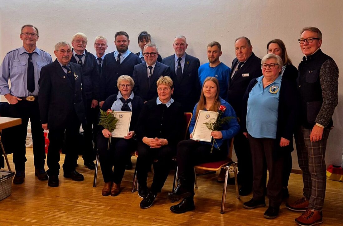Weiden. Erna Ermer ist die erste Frau, die den Soldaten- und Kameradschaftsverein 1897 als Vorsitzende leitet, was ein historisches Ereignis in der über 127-jährigen Geschichte des Vereins darstellt.