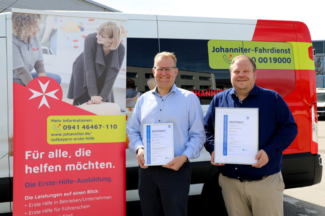 Amberg. Der TÜV Süd hat den Johannitern im Regionalverband Ostbayern erneut ein wirksames Qualitätsmanagement bescheinigt. Ausgezeichnet wurden Fahrdienst und Ausbildung. Kundinnen und Kunden profitieren.
