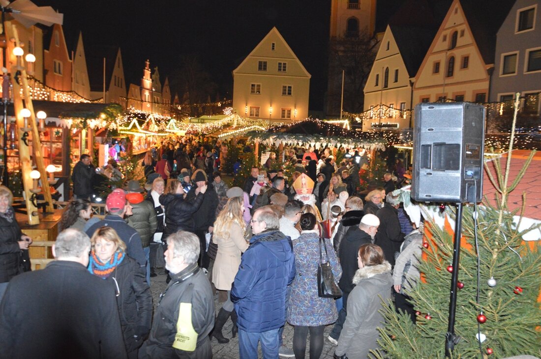 Weiden. Erst in der vergangen Woche war bei der Polizei eine Anzeige wegen eines Taschendiebstahls auf dem Weidener Christkindlmarkt gemeldet worden. Auch am Sonntag trieb ein Taschendieb dort sein Unwesen.  [&hellip;]