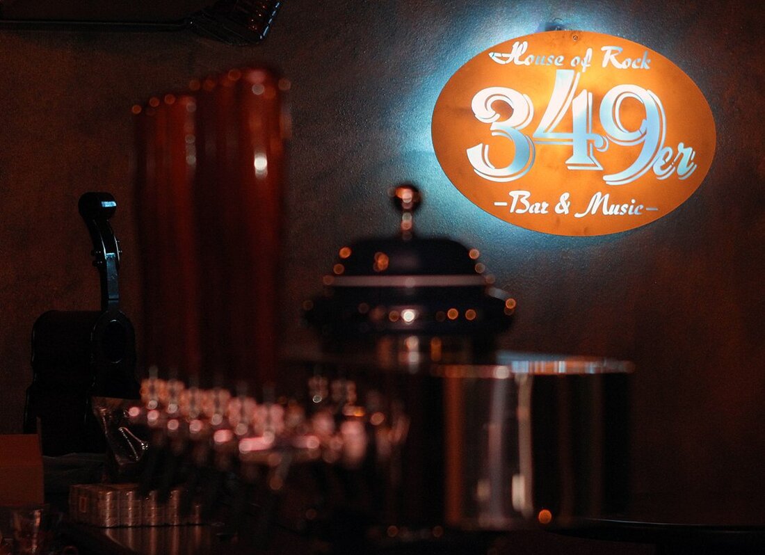 Luhe. Kinder, wie die Zeit vergeht: Der „Gustl“ sitzt immer noch im Eck der Bühne und grinst dämlich. Er freut sich nämlich darüber, dass das Schmuckstück am Luher Marktplatz – [&hellip;]